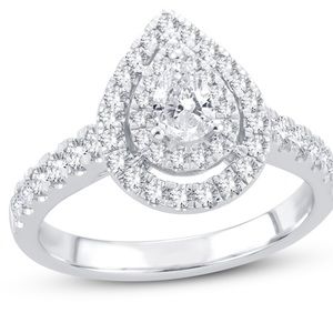 Diamond engagement ring. 1ct tw pear/round 14k white gold.